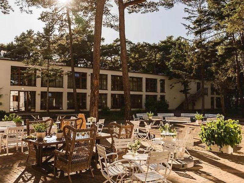 9EA918C14F120F7E38A667FE7B5BE52D