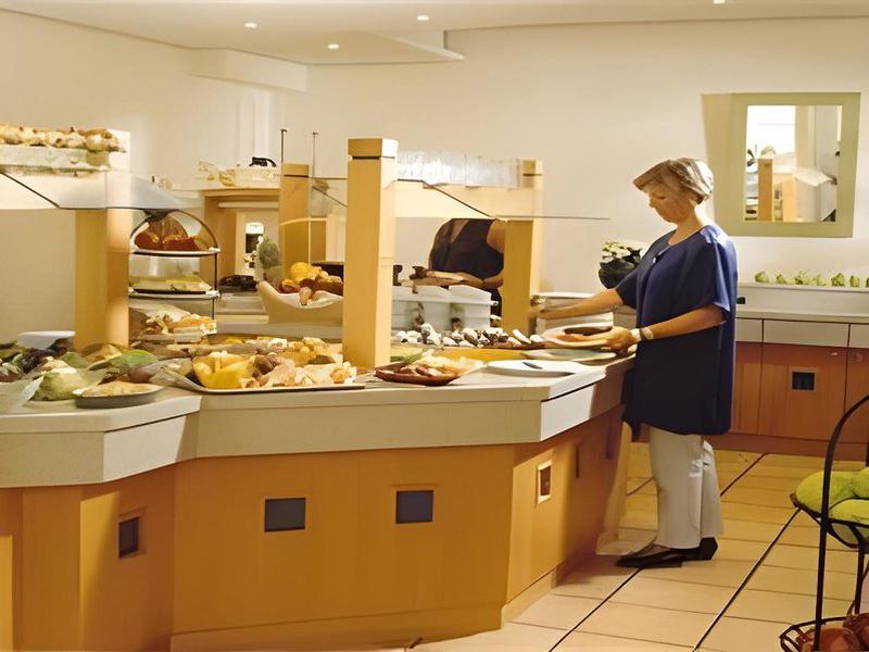 7273E326C41F4098A69367AC2645075B