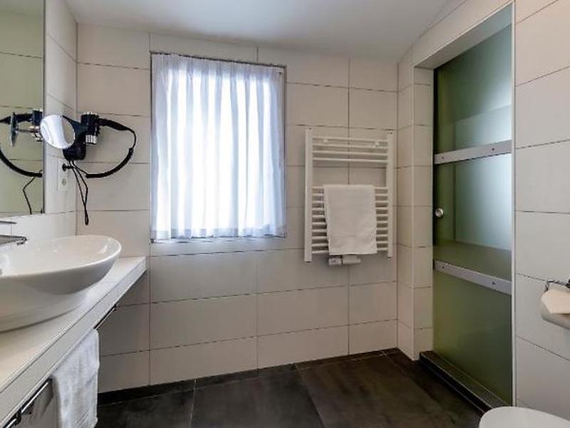 1E4E83C1068405D511CDDCBF895C673E