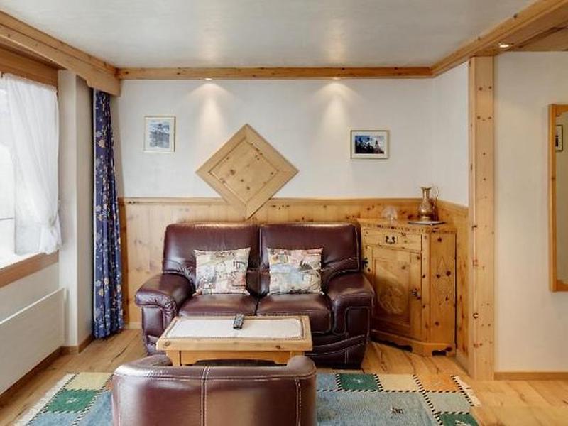 7A5C07D19B1E2B972D7498D18CF01D14