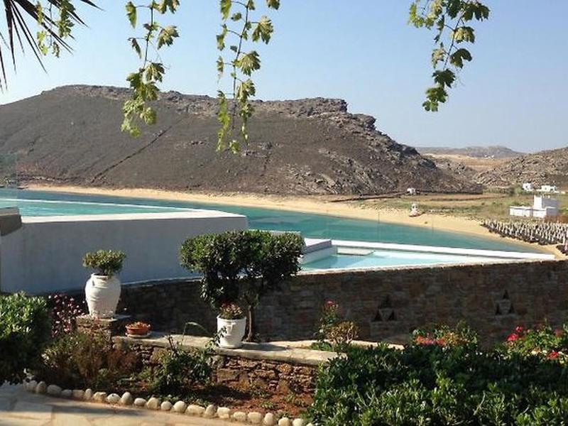 2E6EB71562FABA0D27E41313F60DEDEC