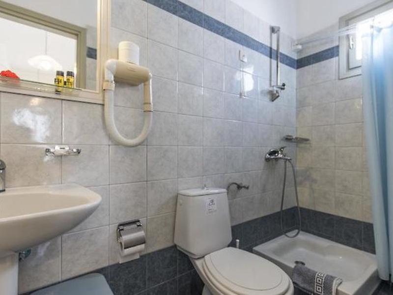 CDF339877E6A80223B7F7AF03B3DEB8A