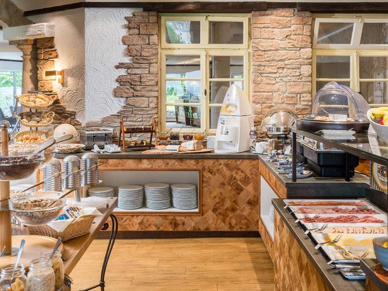 2F9E9D4DAF1B8240D6A63819249BD002