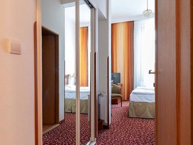 E4ED103E7449600A5B5FF9E2D953E8F1