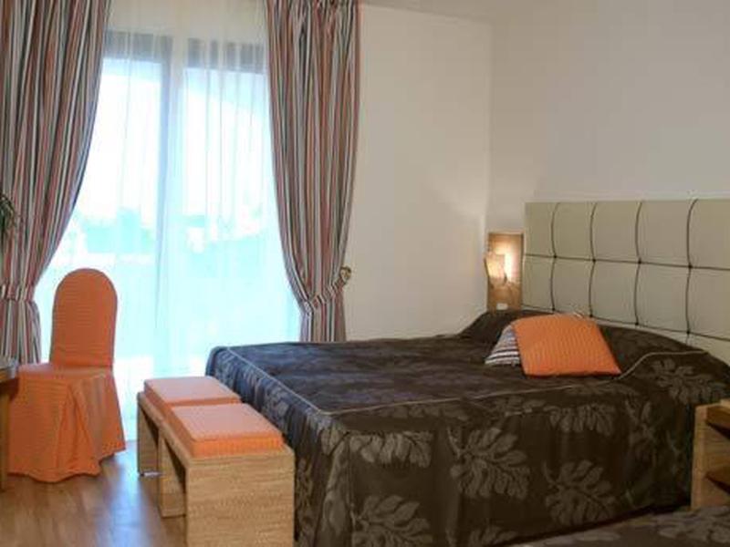 D2D5711956E0AA327084F0A742BDF204