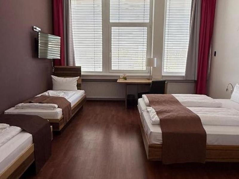 B2204A67563CDFF12B940362FF684017