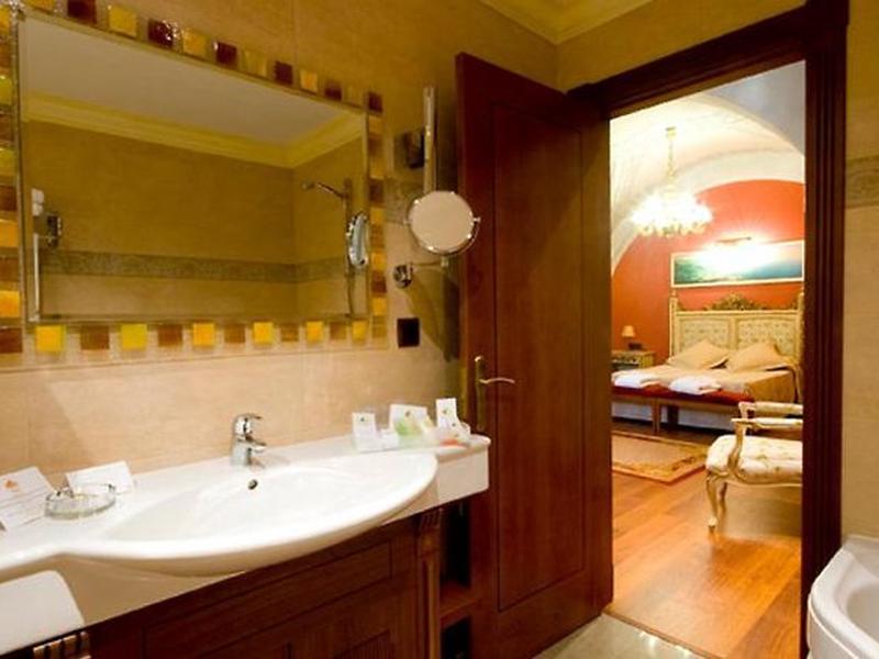 D55F1AC7EC54A5B4A4D084F9D09BDB37