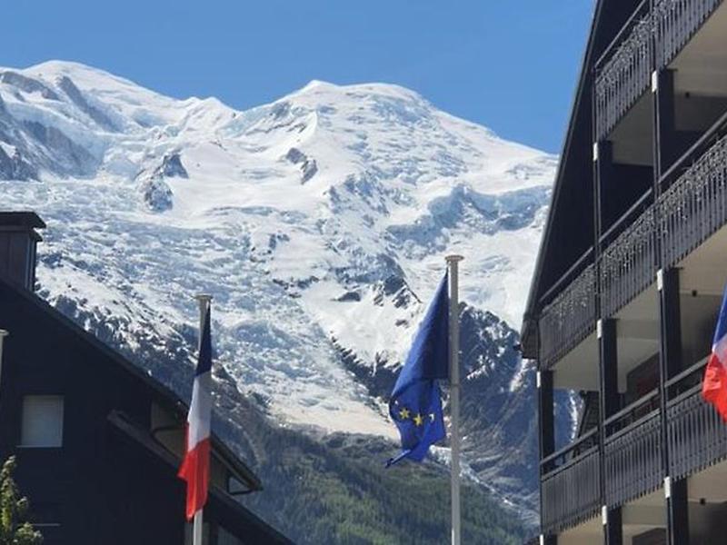 DD611425A5A94BDFD77FB462DB0D4952