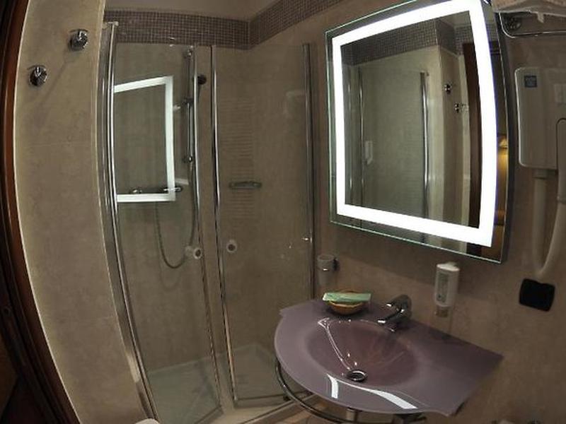 F1A9EF5BD07EAAA1D20CCFE55E84B200