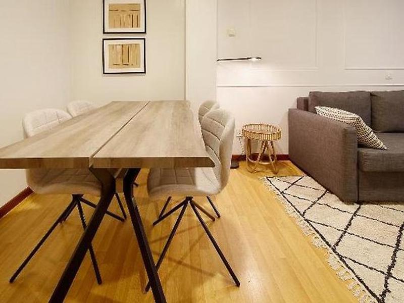 3CB02827E3E4A561DB4EEC9FE99E1D9E