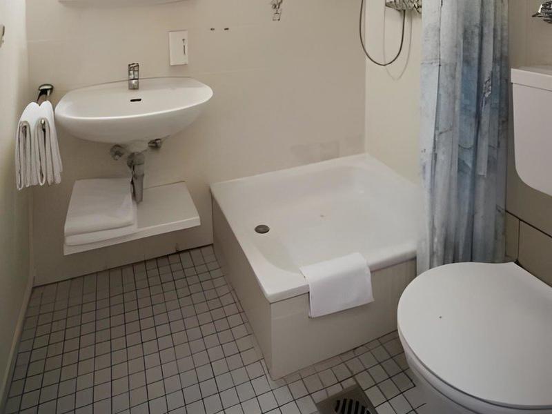 831E638C9D71958D30DF49021C1E48BA