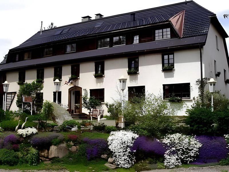 852F8B2B6621B17133328443213D4259