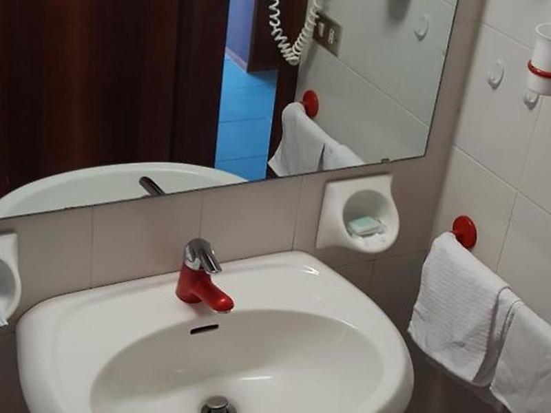 5F51133C833766D9884242DBEF339EF9