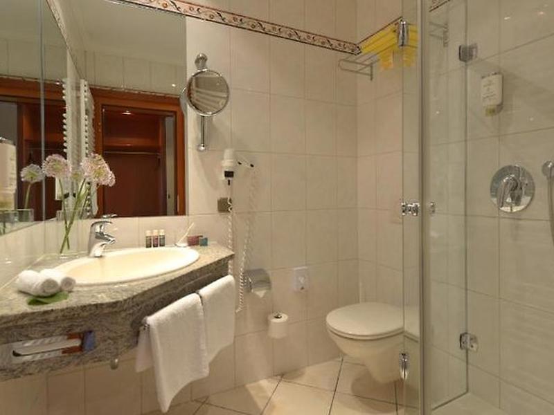 42B9C4DBF5BF42177C90461F32CCD4A2