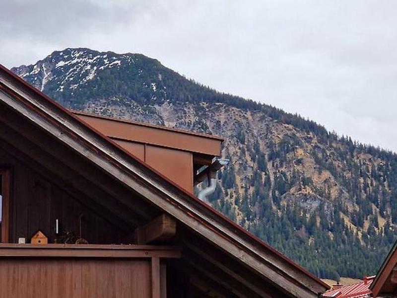 D742DD3FDDF45D7ACA8F195D26857FC1