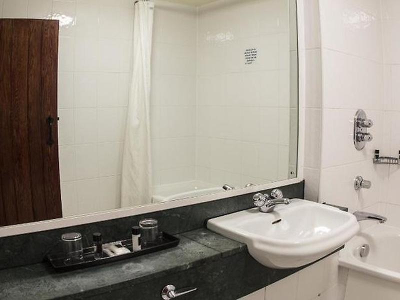 6F7C25A42561474D09632060DED5661D