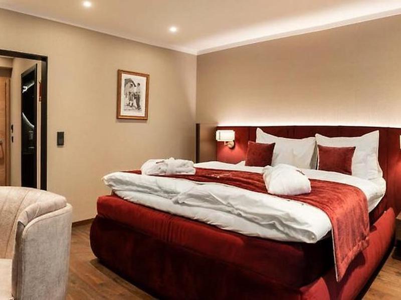 FB5B6AA01A54B3EDF24B3730A103E809