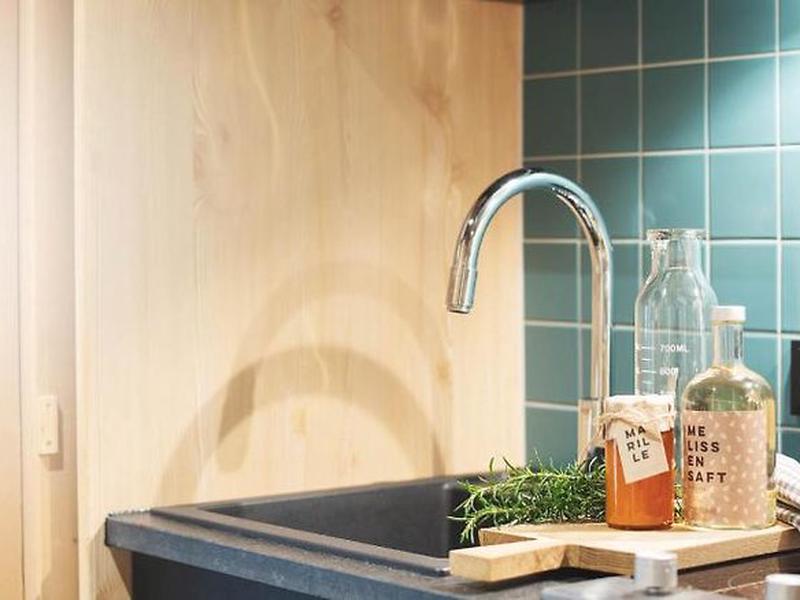 156B2210F601664F16C18B8D3EB3F74C