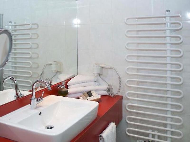 B3AB5D8F53A6E248F904390F80A67AA7