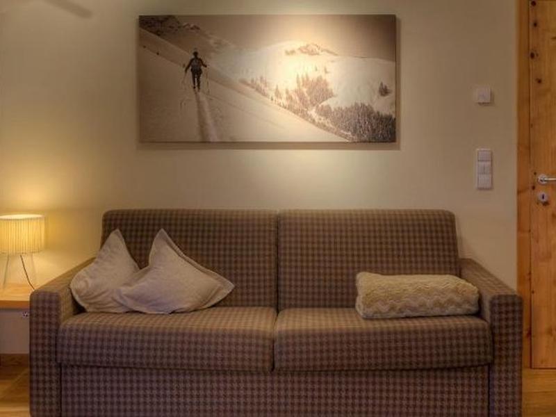 D8ECB2EED41CCFE93E9D0CF0FCC4BC90