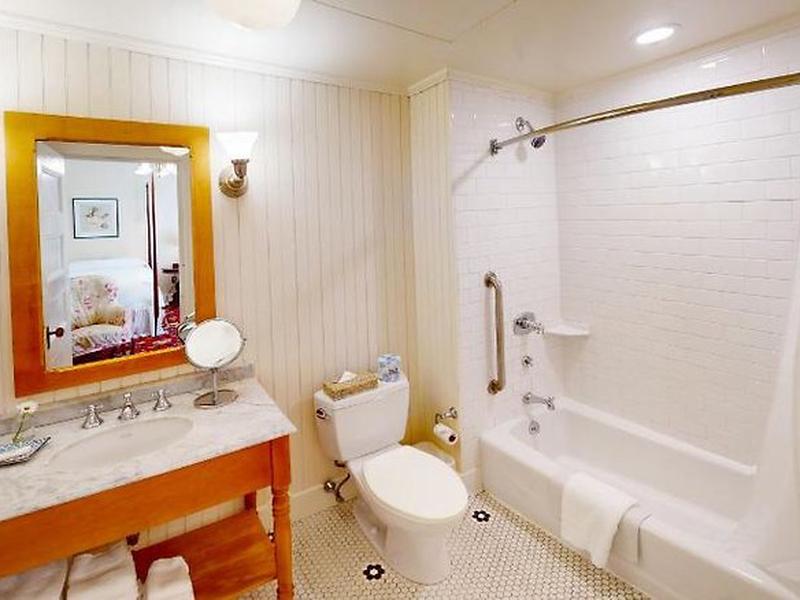 E9930FEB78AA8983A1C53CE5A05D17D3