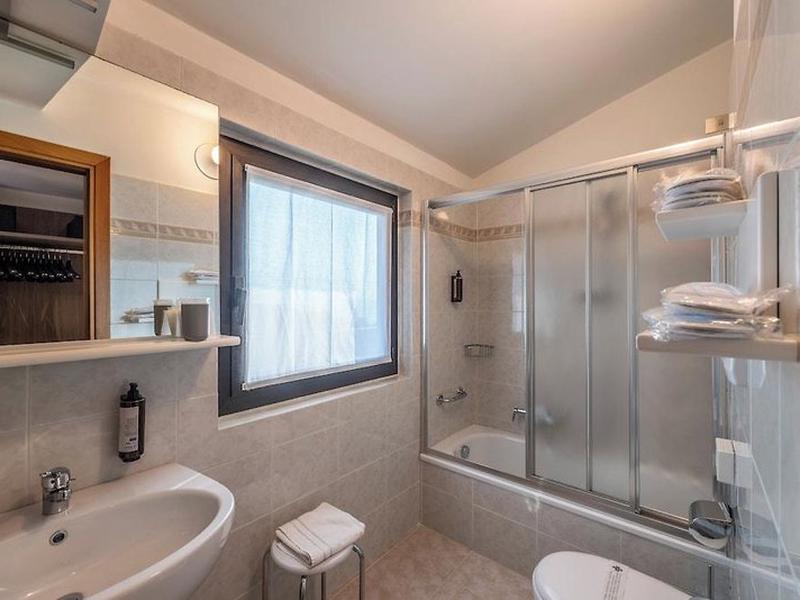 5D1BEAD95DA87763D5F22A0EA95FCD81