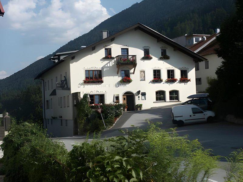 8F53E332F175904766C092FFD90ACF82