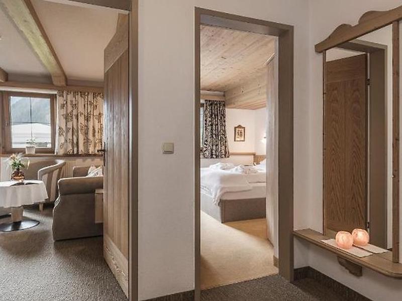 A94C043E3DC29AD06B6A8256A823645E