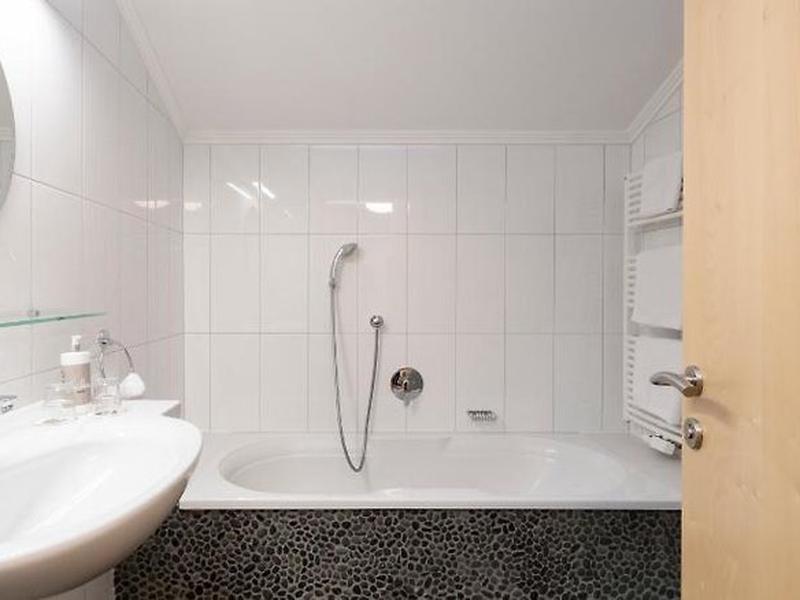 2F606C368F8362156140E6E3154EBBD7