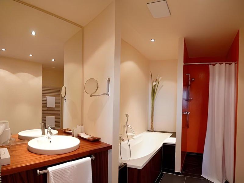 4EAC032B256845B2F431F98130C0F696