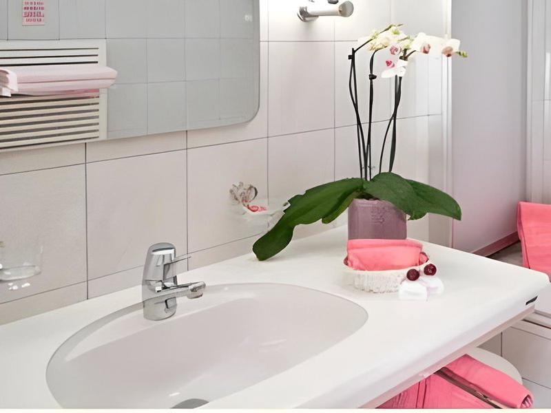 0D2A46DF369F0FD6A5F9D05C7D599012