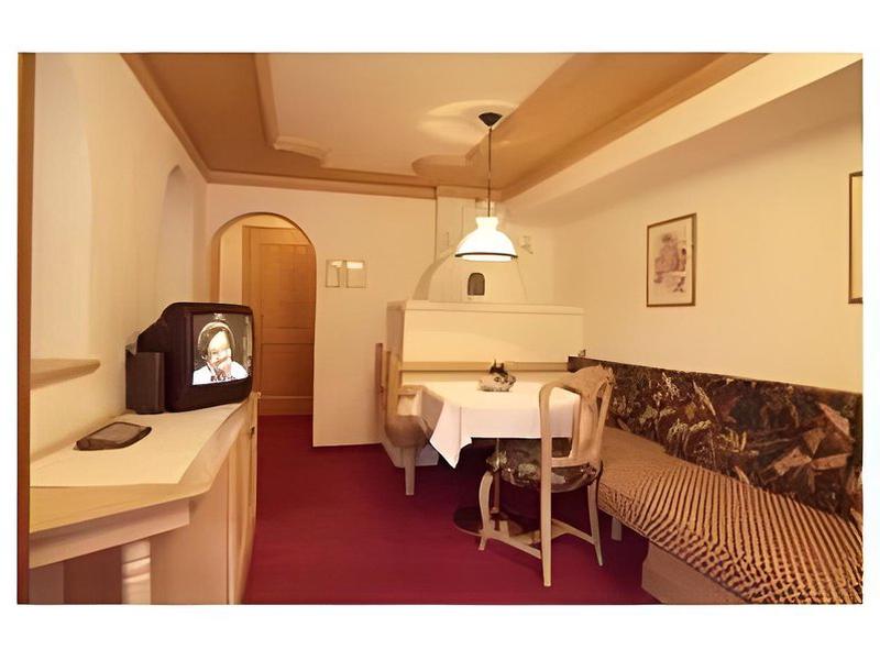 92772453C0603AD1B8090A7CCB375F78