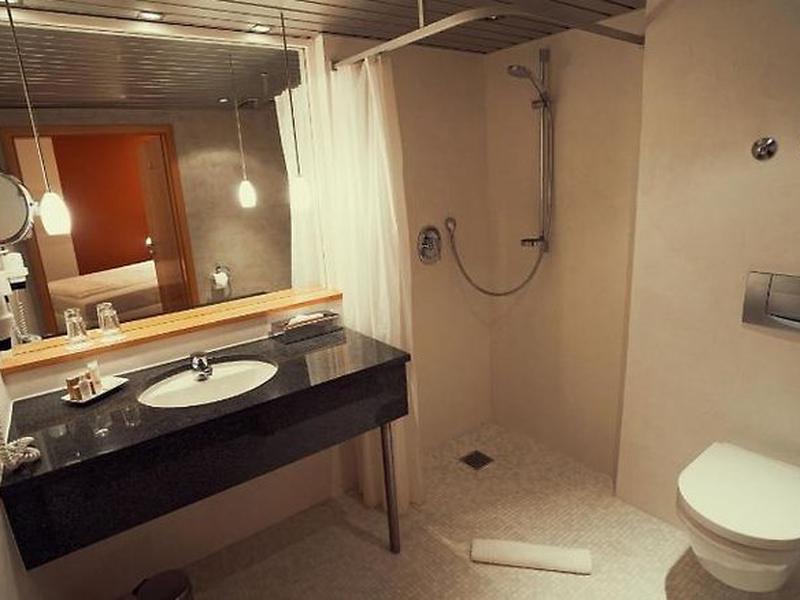 8D17AF7057876A6042B360D8C0BB5E0C