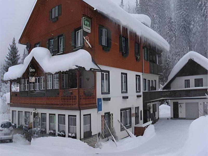 E2D0F3FFF900F62FAE60A6EAF98C5BA8