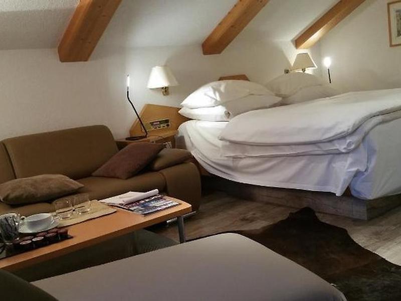 EF22C01EED2011DA47C52B26625AA5BF