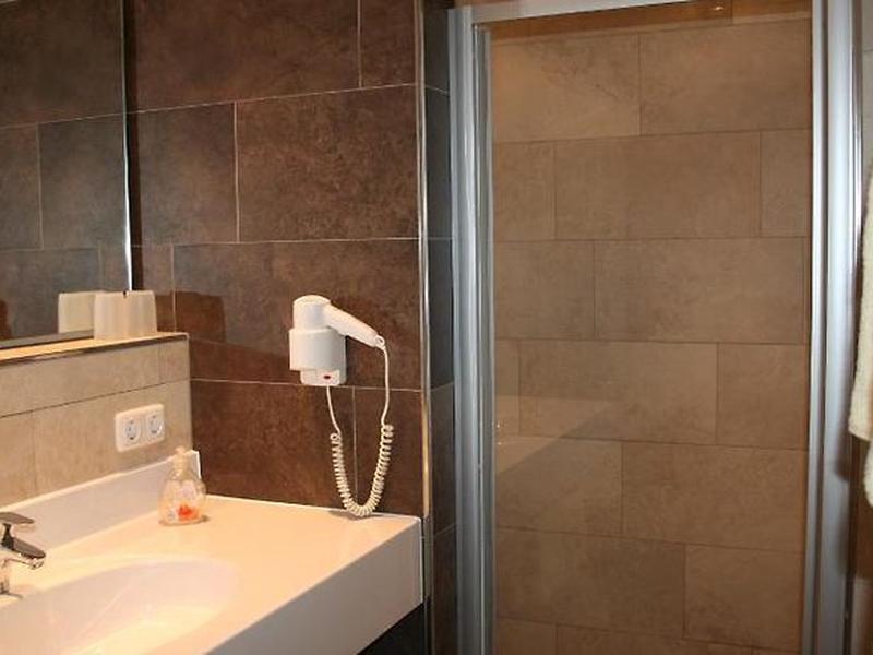 71DC7714F04E3B2F9E109B329501677E