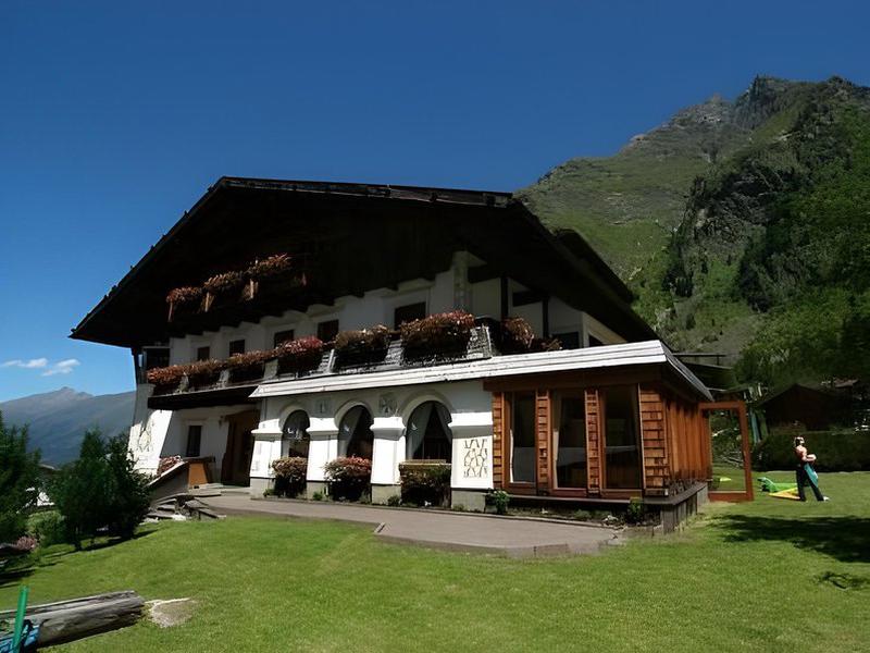 B5ED06ABFFEE5EC03BCA2826568B0D61