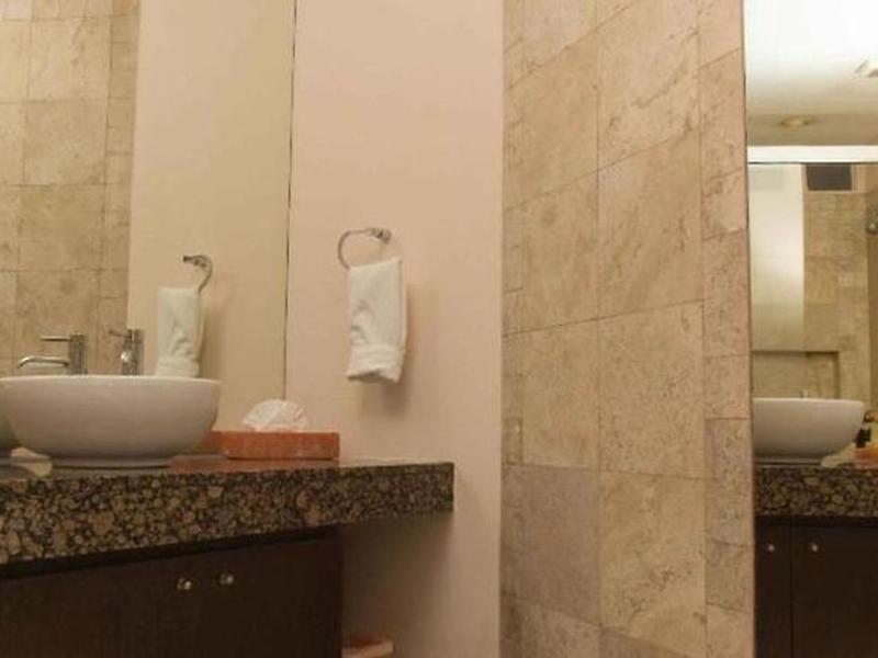 F4128B9F13F59A9C639FE177AF099526