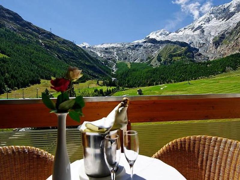 F3CC8518C34A52E66087DB318B0B8372