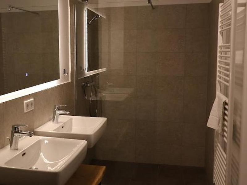 DEE60C44FBD5C14AD123DBE5A495ACD1