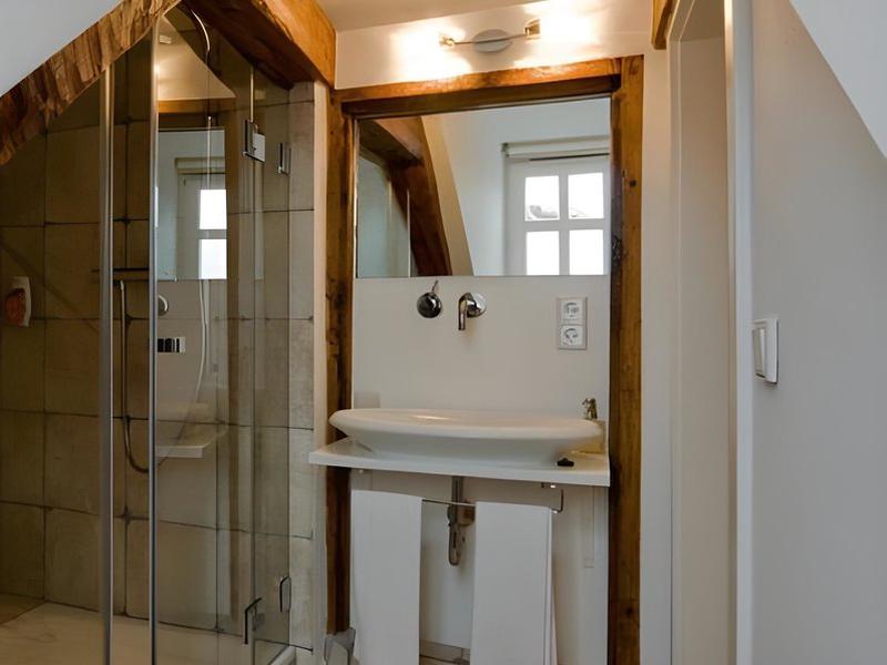 F37105D90B137256D0CA32971F608A9F