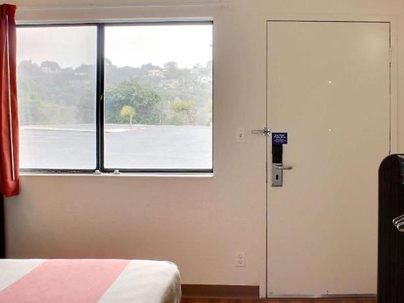 2B8D65D488E8F316A1D4B2C93882CA4F