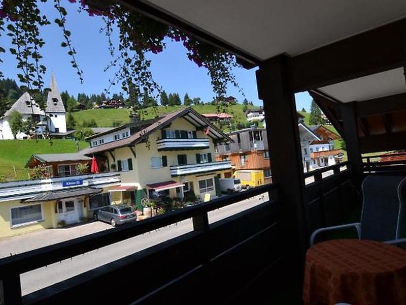 209514F9FA768EDA2D3F3BF9BFF32579