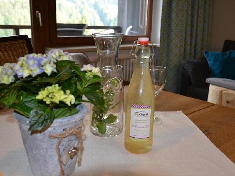 814C3A3924125B5296EF77F16E11583F