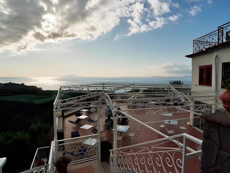 B44F43A512126618032F897F61B6B975