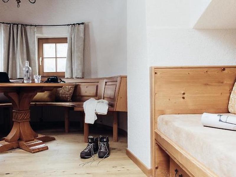 4245D02E3BB31BF4E87F78D8FA9A2929