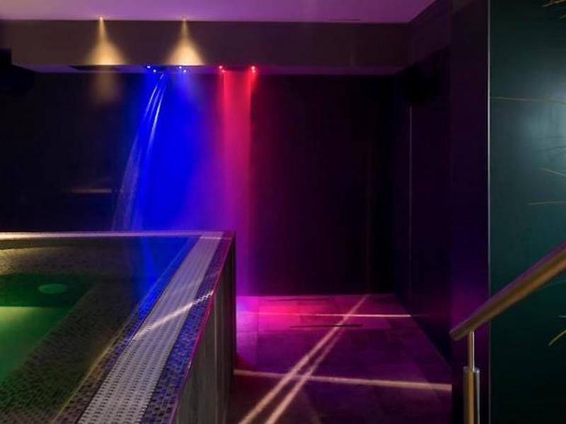 8D15588B08AF64152A0F0CA6E6969D1E