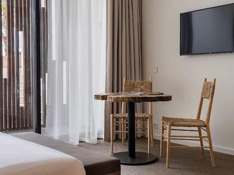 012D0DC91A890F6C4DA8C7C8FF0723C0