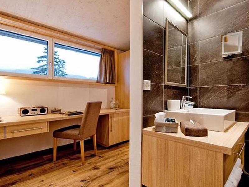 59D8F9E79C0389F6C26266CB9BE0FA9A