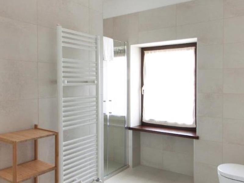 10D6D71121E942674CA95770268A300F